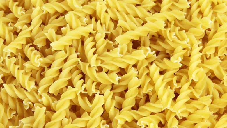 Är det Farligt att Äta Okokt Pasta?