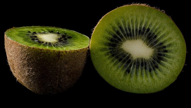 Kan man Äta Kiwi med Skal? Är det Farligt?