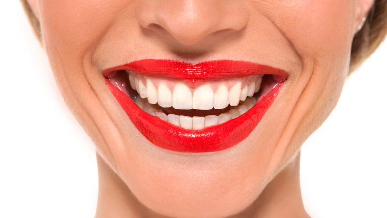 Naturlig tandblekning: Fungerar oil pulling, bakpulver, bananer?