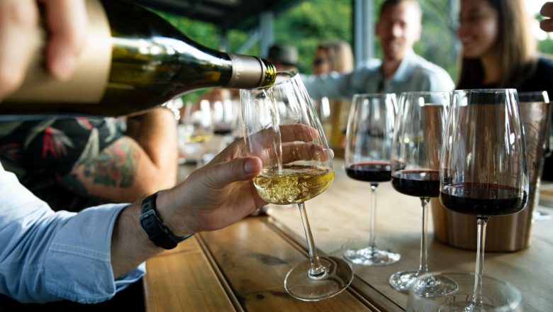 How to Host the Perfect Wine Tasting at Home
